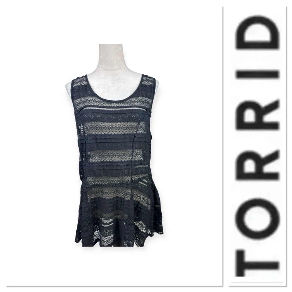 Torrid black patterned lace top with ruffle at the bottom size 2-2X/18-20